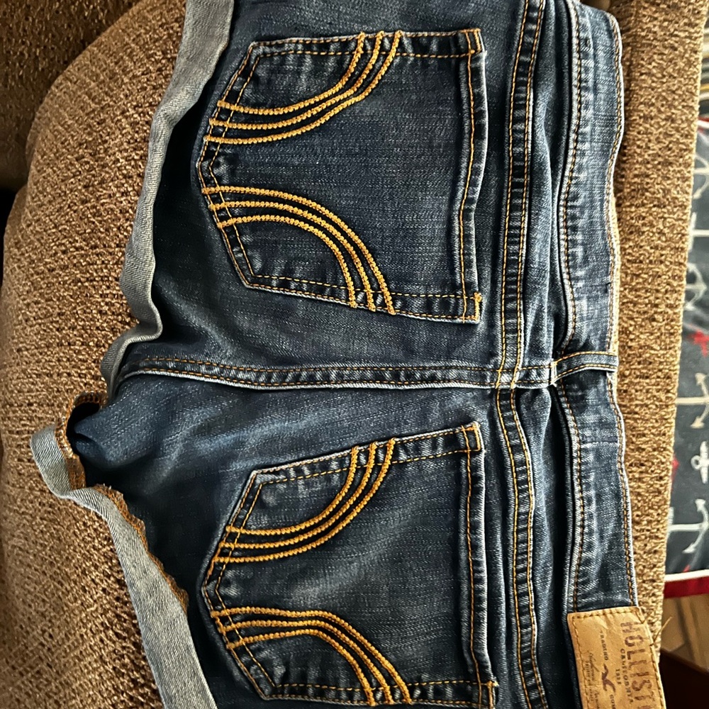 Women’s Hollister low rise jean shorts